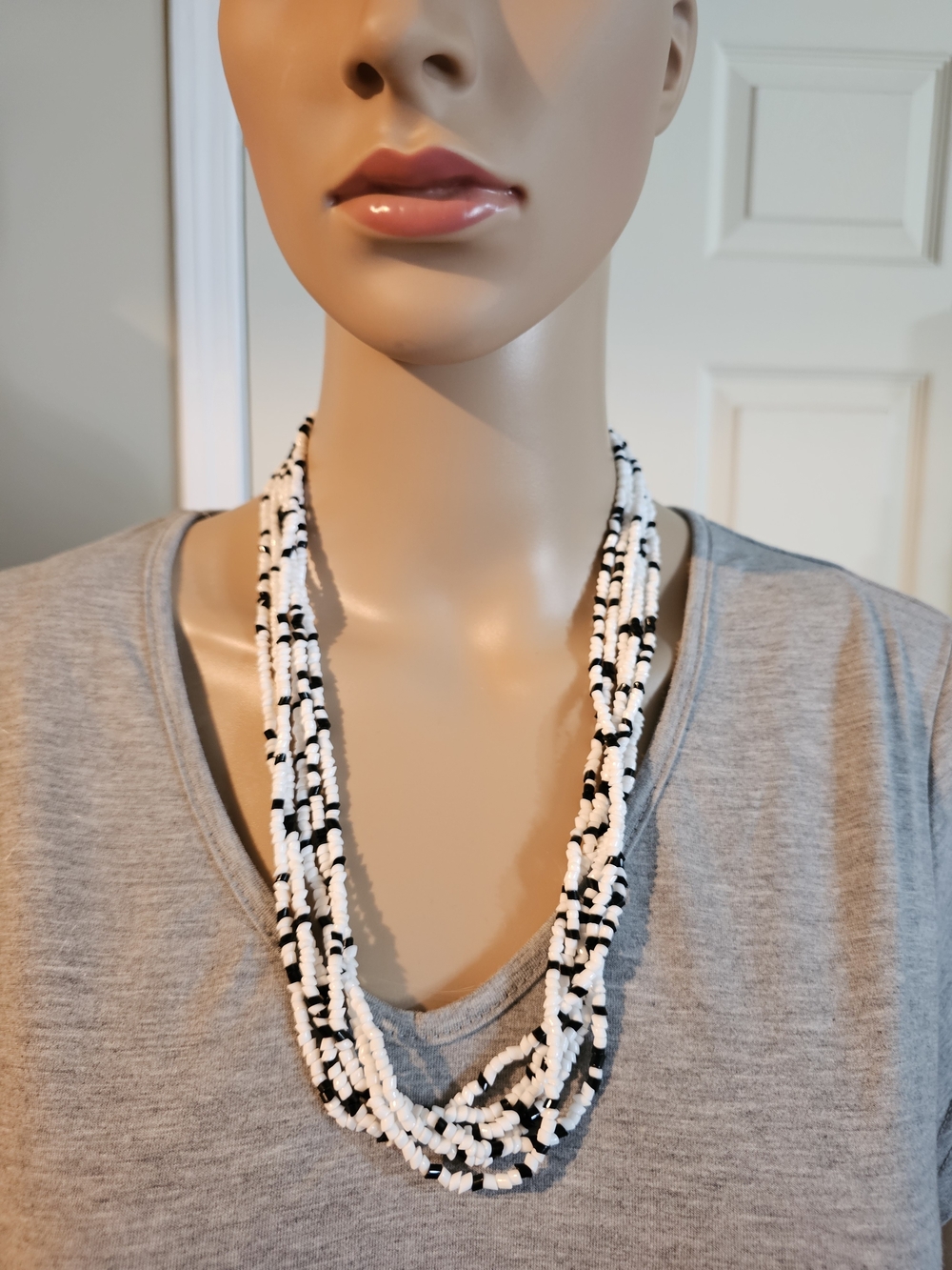 Multi-Strand Black and White Beaded Necklace for Women